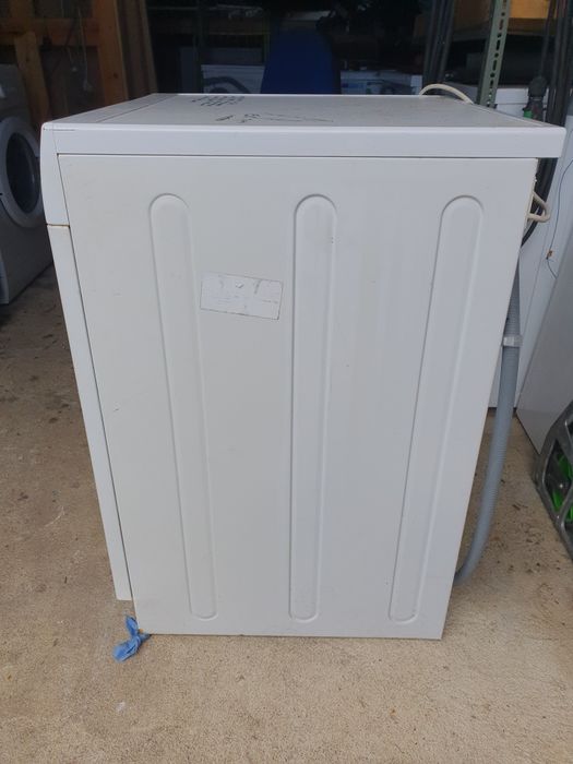 Máquina de lavar roupa Ariston 9kg
