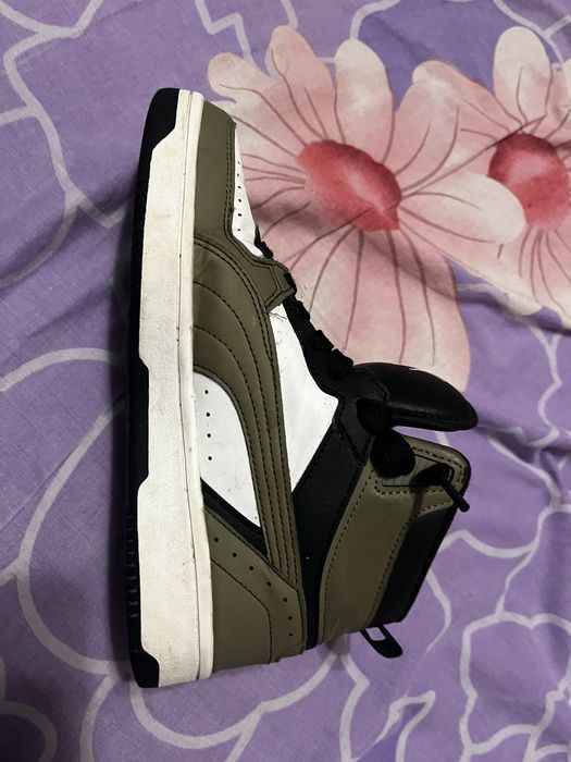 Кросівки puma.