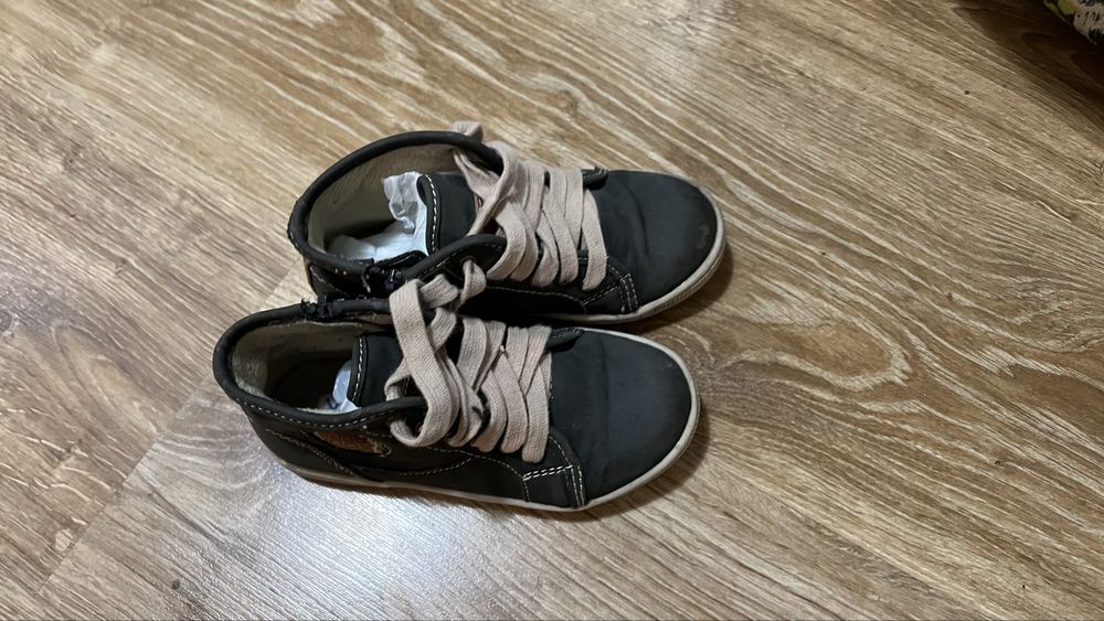 Buty jesienne lekko ocieplane 27 chłopiec