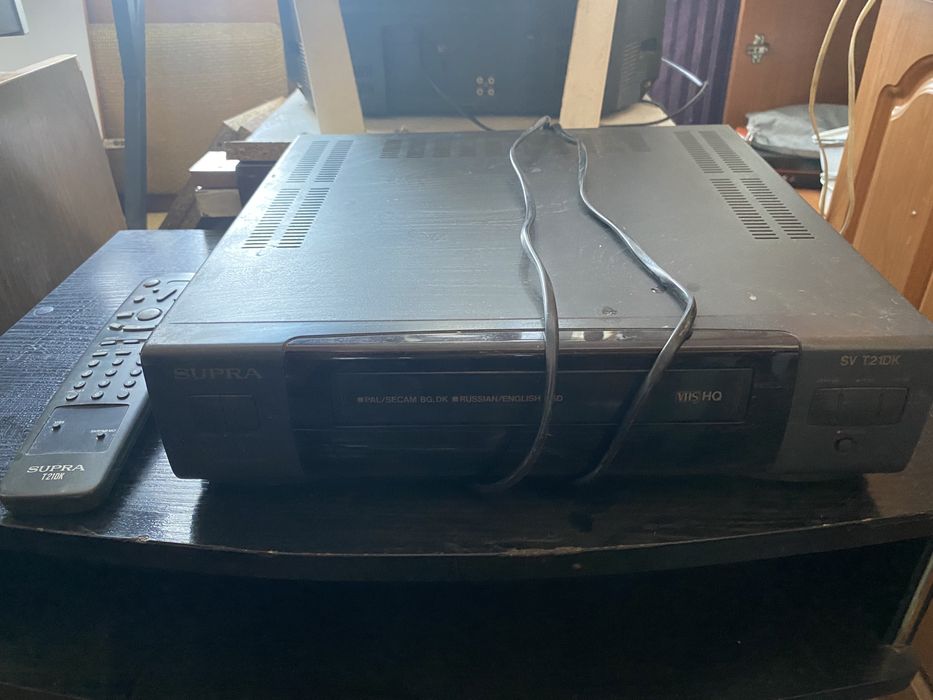 Видеомагнитофон    б /у