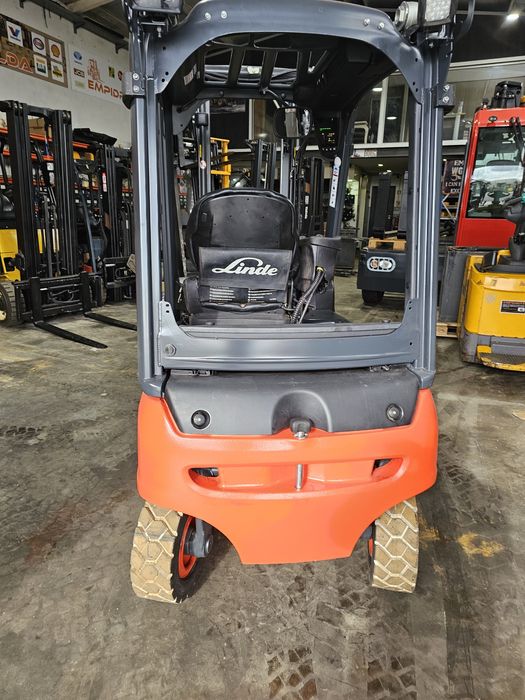 Empilhador Linde