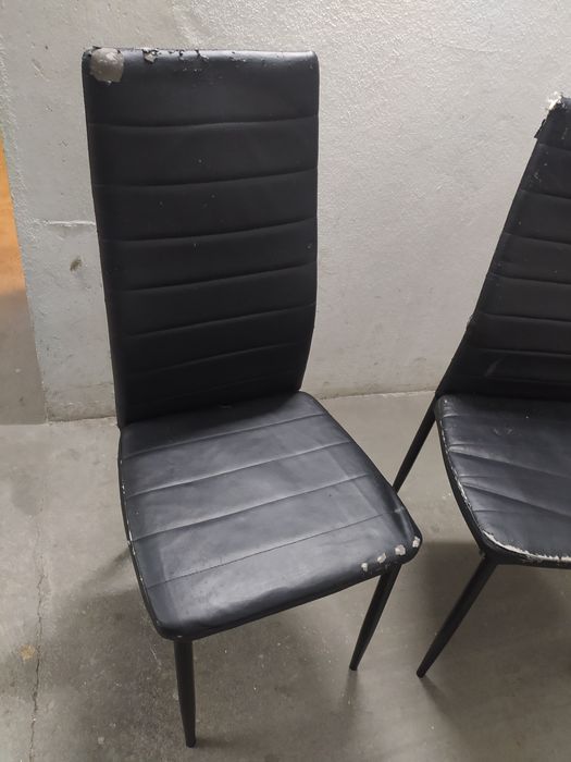 3 Cadeiras danificadas64584767953410121