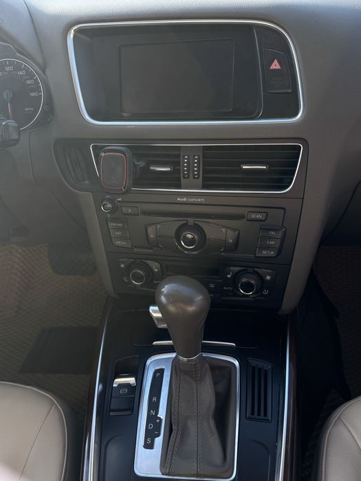 Продам Audi Q5 2010