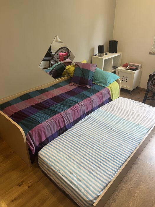 Cama de solteiro dupla