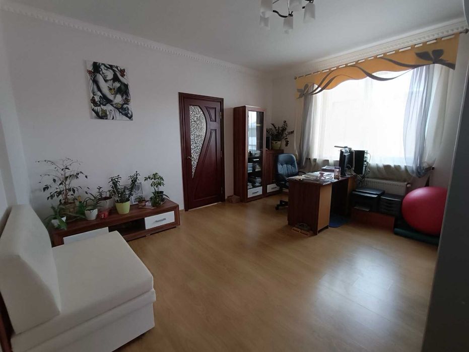 Продаж будинку з сонячними панелями, район школи №2, м. Дрогобич!