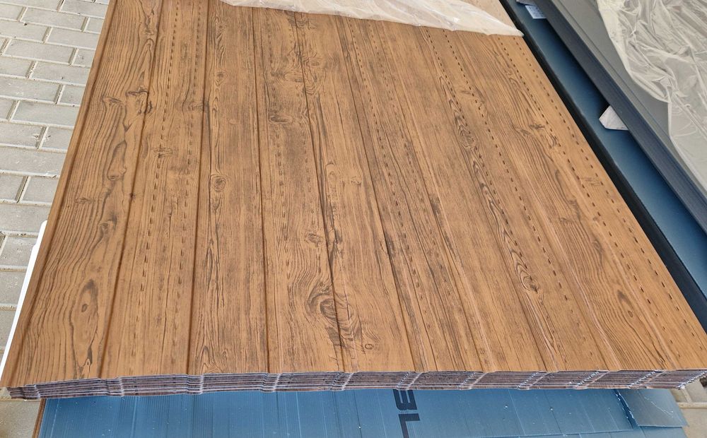 Blacha trapezowa T-7 WIND-Podsufitka Wentylowana ciemny dąb OD RĘKI