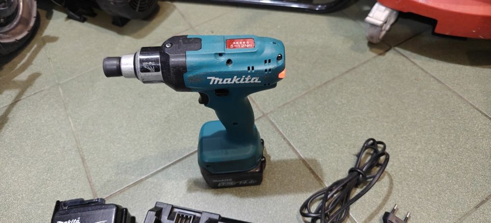 Klucz dynamometryczny Makita DFT127F 14,4 V +3x5,0 Ah +ładowarka.. PAT-KOM