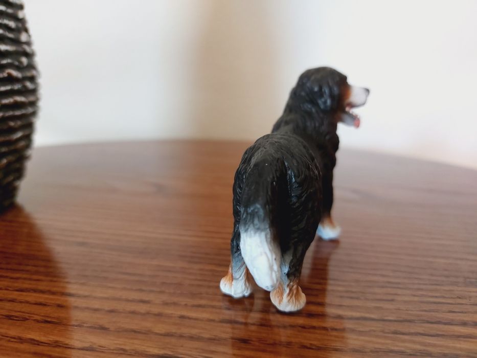Pies berneńczyk schleich