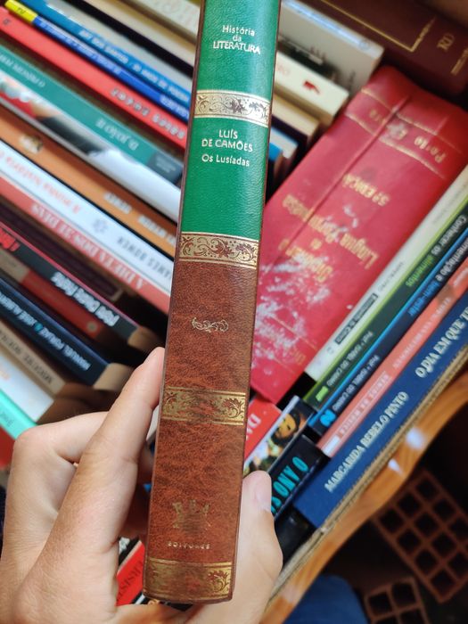 Caixa de livros variados