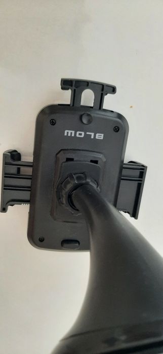 Uchwyt samochodowy na telefon