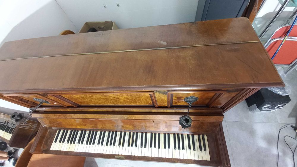 Pianino NRD niemieckie F. Helmholtz Hannover