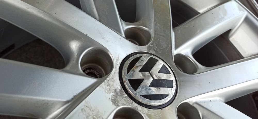 VW GOLF V VI VII 5K0 TOURAN 7,5x18 ET51 OE Vancouver
