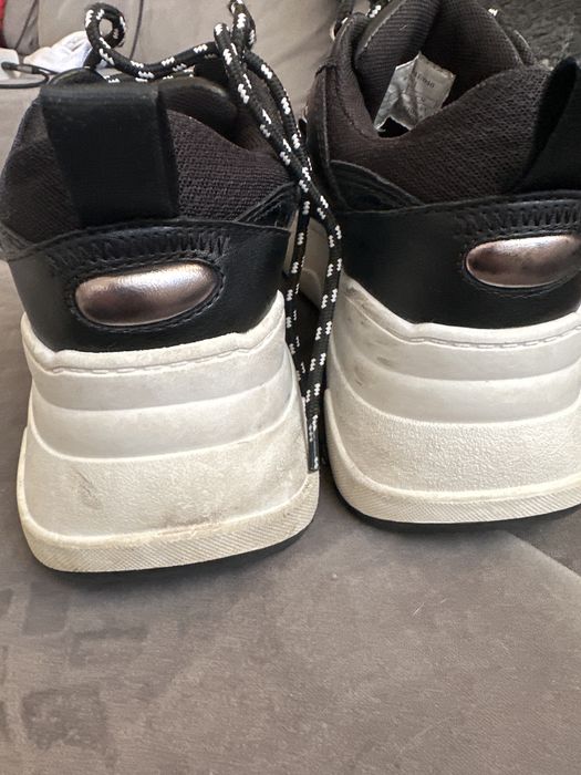 Stradiwarius 37 sportowe