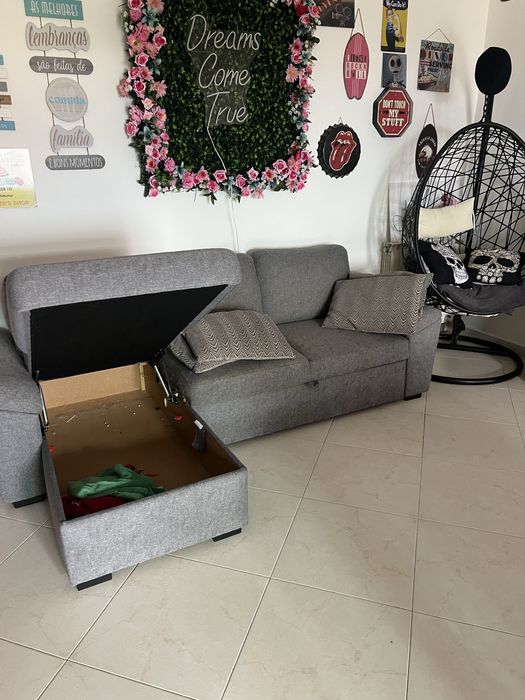 Sofá cinzento com 4 tipos de posições