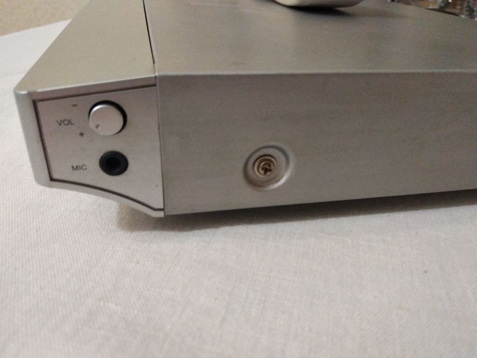 Продам DVD плеер BBK с караоке б/у рабочий.