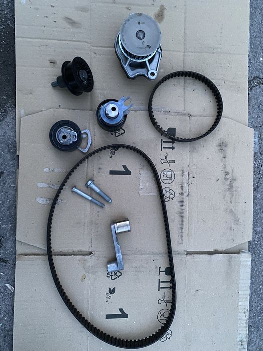 Продам комплект ГРМ Golf 5