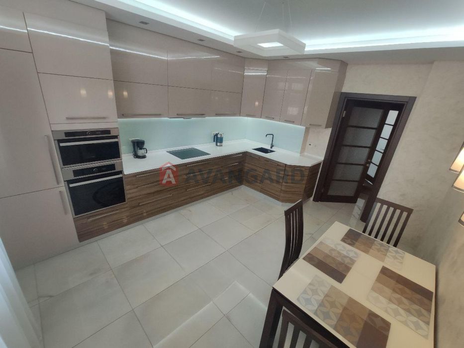 Продаж 2к квартира з дизайнерським ремонтом, пров Коломийський 17/31А