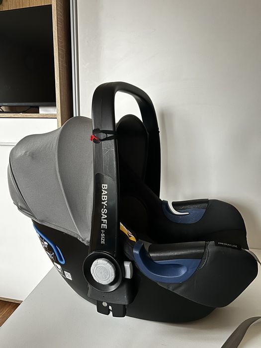 Fotelik z bazą britax romer