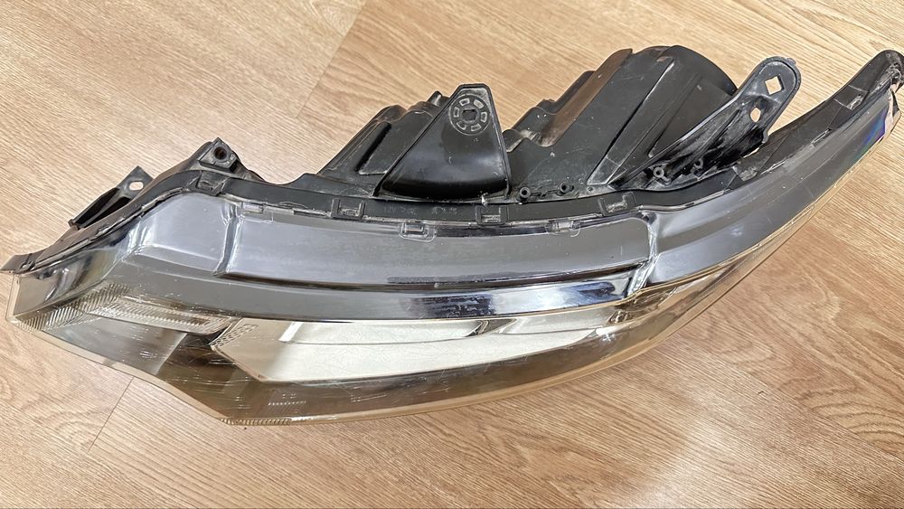 Ліва фара LED Mitsubishi Outlender 3