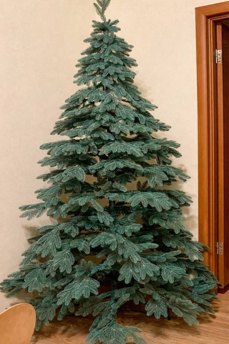 Продам штучну ялинку преміум якості.  2,2 м
