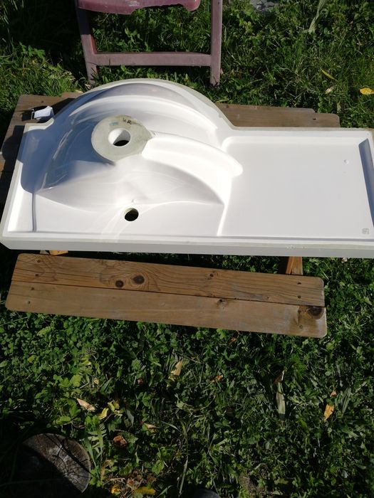 Umywalka z blatem porcelanowa
