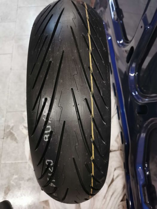Pneu Avon 160.60r18