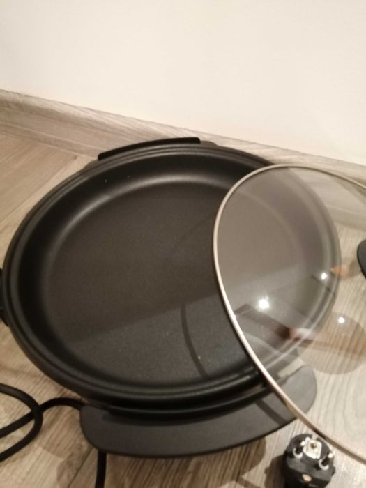 Patelnia ze szklaną pokrywką
