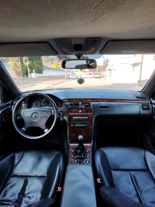 Mercedes-Benz E 250 — fotografia 8