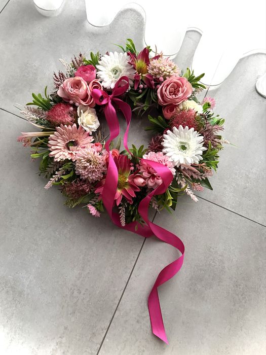 Wiosenne wianki na drzwi