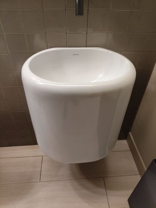Lavatório Design SANINDUSA STATUS + Torneira Eletrónica BRUMA Preta