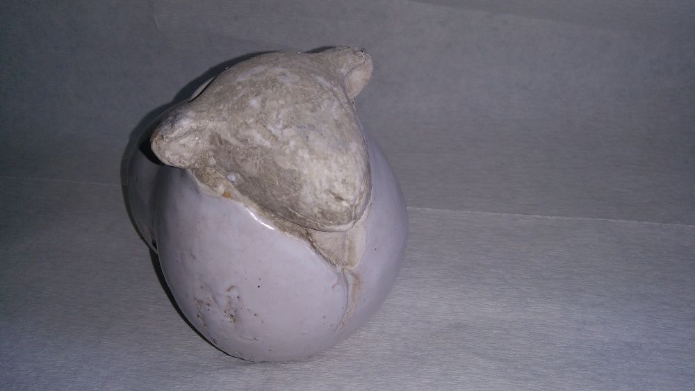 Figurka baranka , majolika , ręcz. wyk. wys. ok. 15 cm.