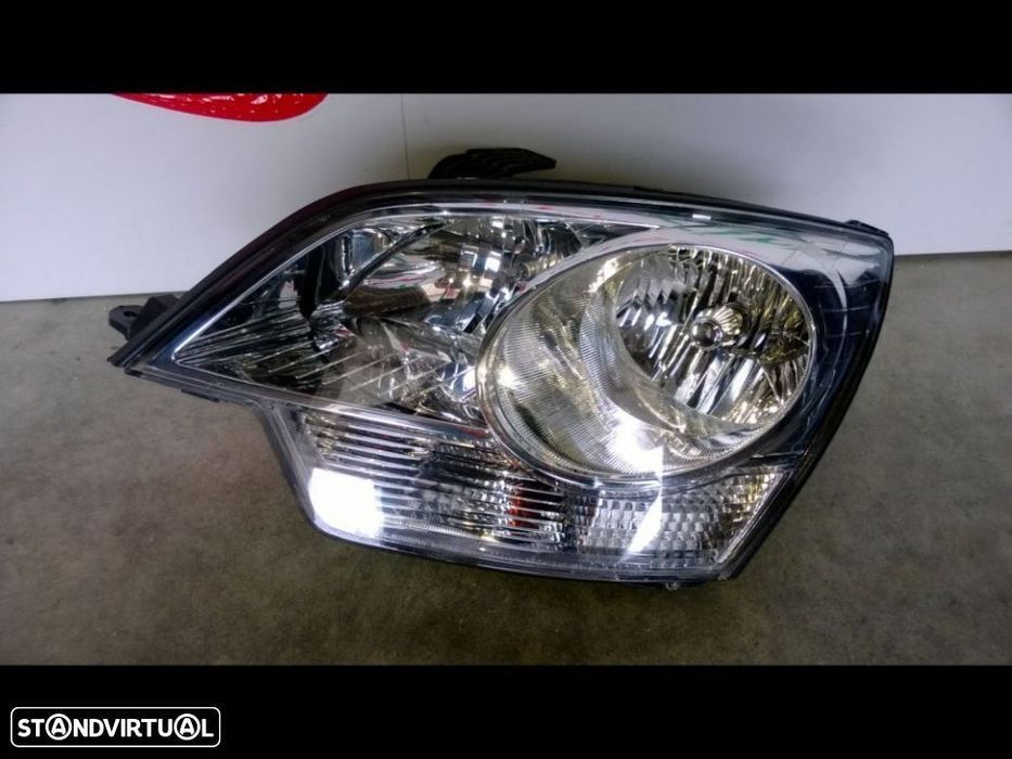 Farol Opel Antara 2012