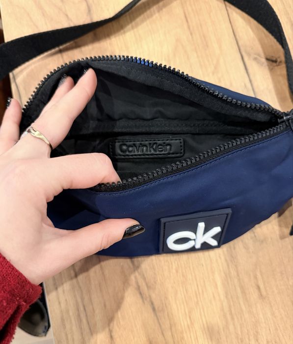 saszetka nerka Calvin Klein