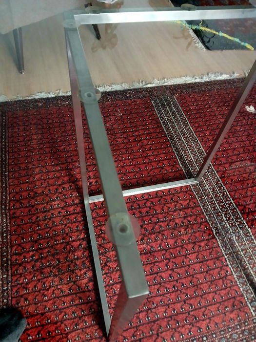 Mesa de vidro retangular da loja Area