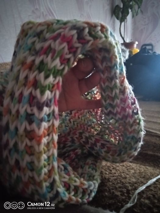 Капор вязанный. .