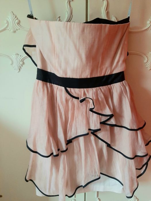 Piękna sukienka Limited Edition Atmosphere