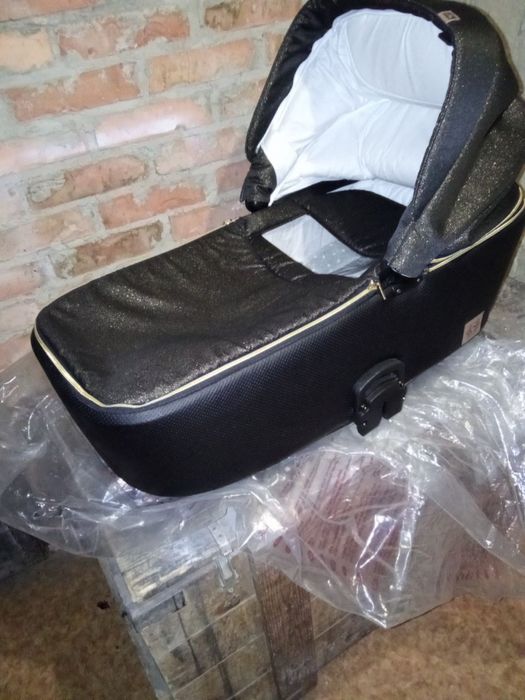 Колиска дитяча нова