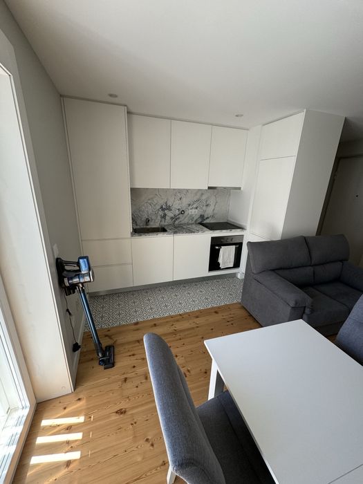 Alugo T1 mobilado em espinho com lugar de garagem rua 5 270