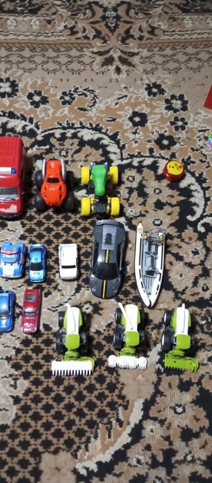 Металеві машинки