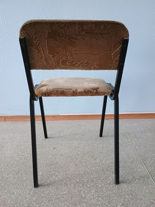 Стул металлический мягкий универсальный