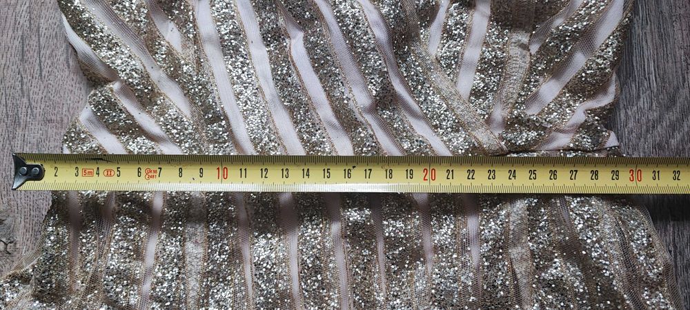 Блискуче плаття для вечірнього виходу