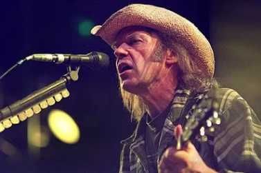NEIL YOUNG - Silver & Gold | O mais emblemático album da Lenda