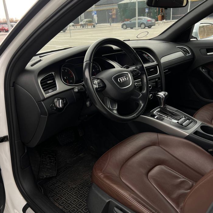 Продам свою автівку Audi A4 2014