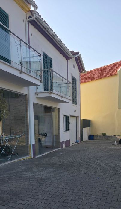 Vendo Moradia T4 - Garagem, Churrasqueira e Logradouro de 181 m²