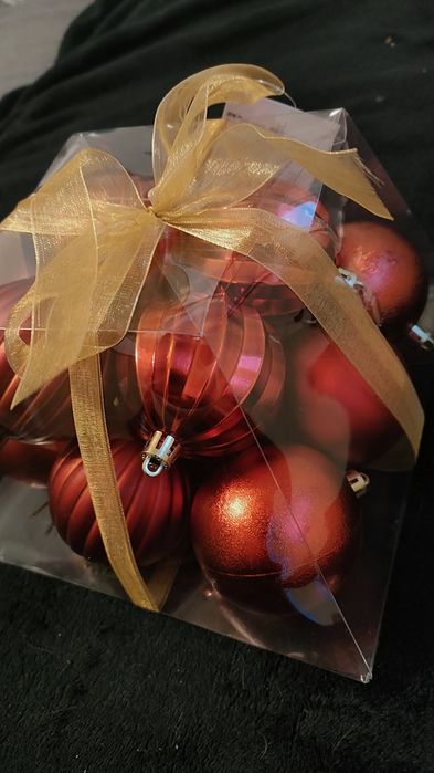 Zestaw 12 czerwonych bombek