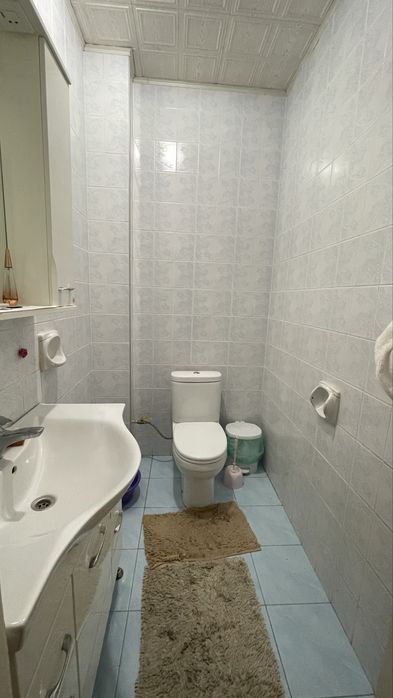 Продається будинок з басейном та сауною