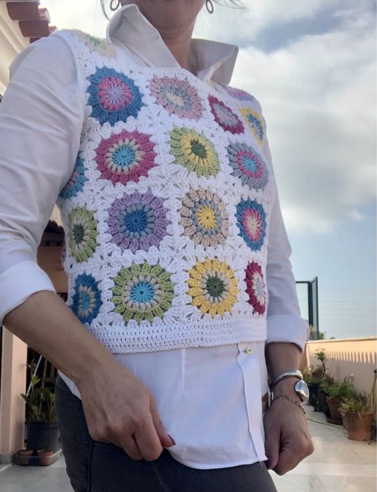 Colete colorido em crochet