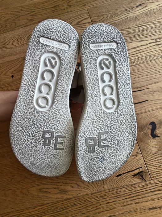 ECCO Flowt W Flat Nubuck Sandały na płaskiej podeszwie 38 Skóra naturalna Taupe Beż