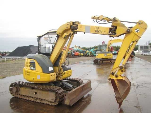 Экскаватор гуеничный Komatsu PC38UU-5