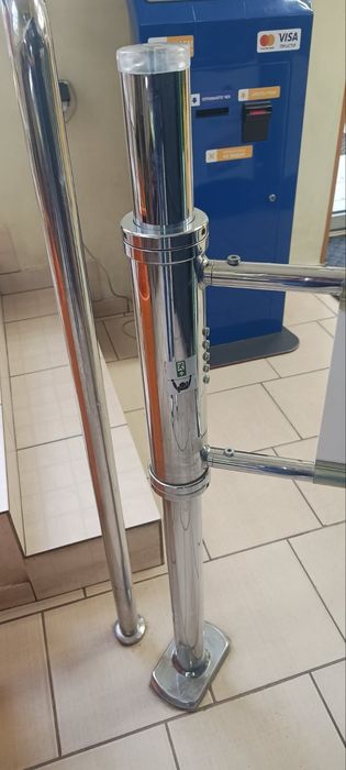 Вхідний прапорець (обмежувач), турнікет пропускний металевий